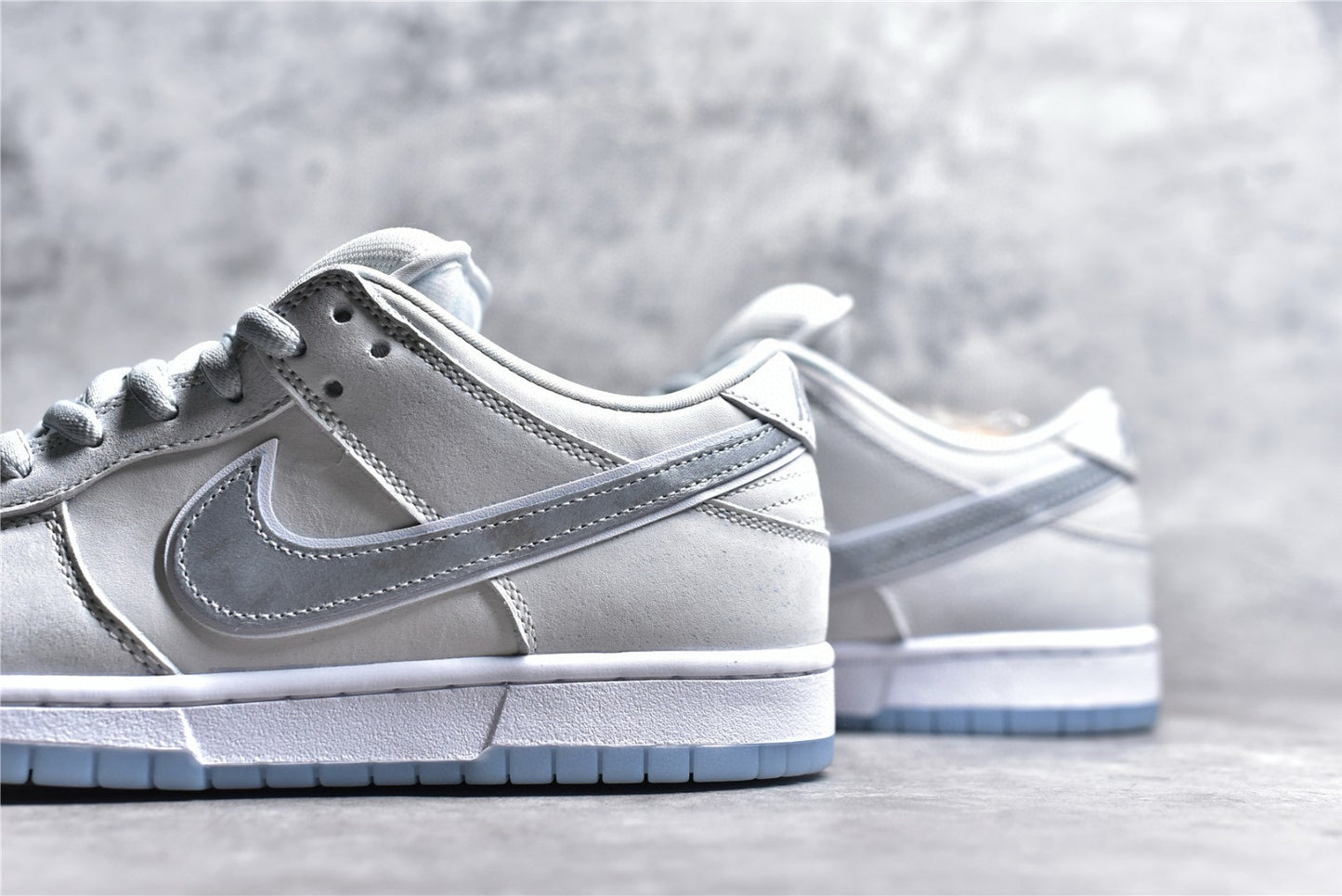 Dunk Low white Lobster