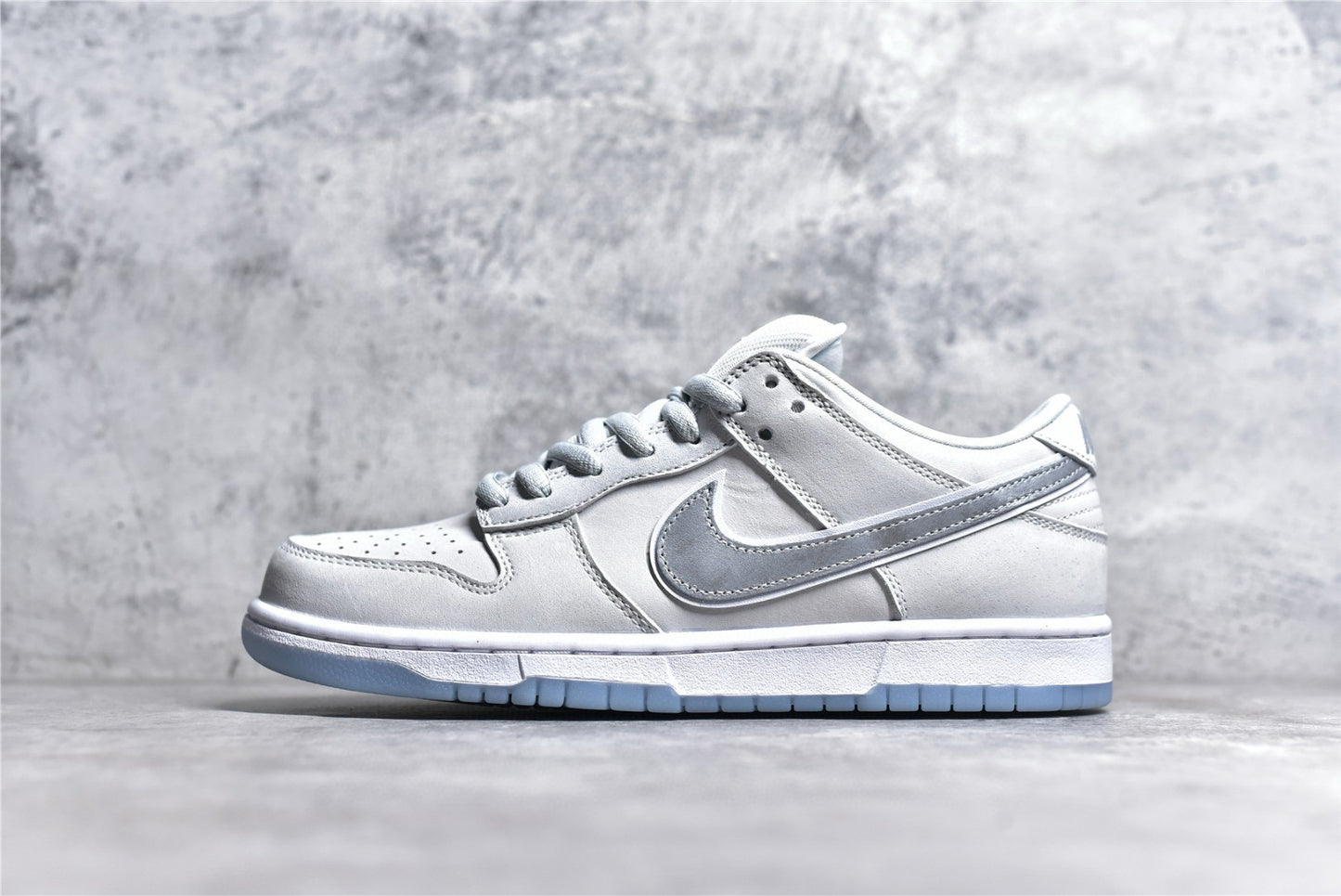 Dunk Low white Lobster