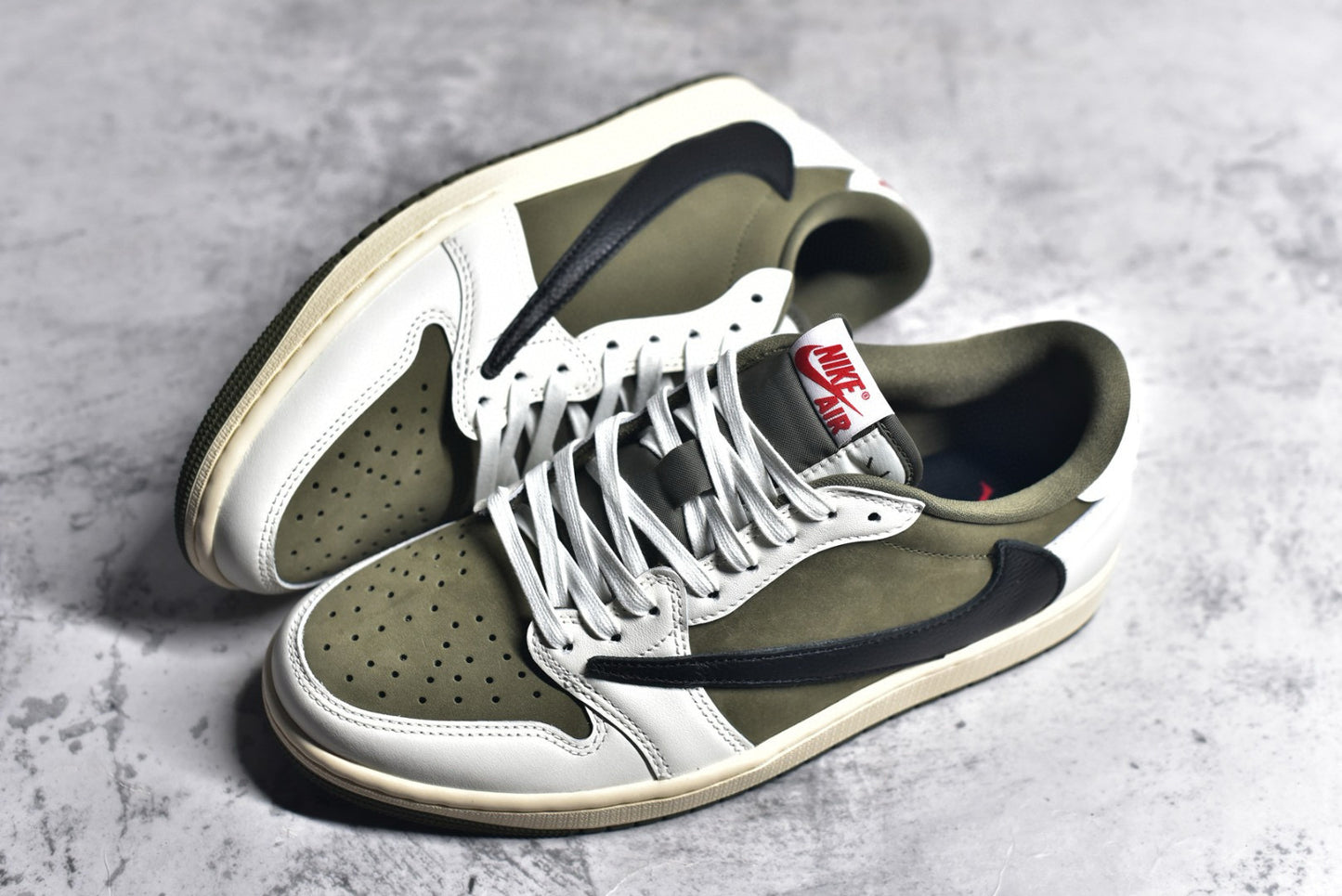 AJ1 Low Travis Scott Medium Olive