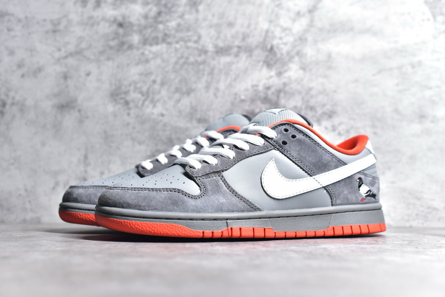 Dunk Low Staple gray Pigeon