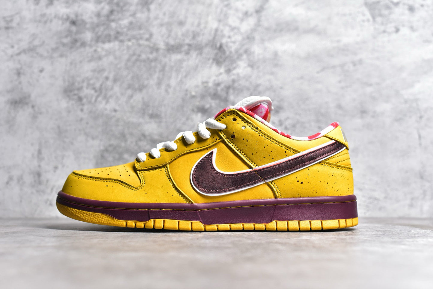 Dunk Low yellow Lobster