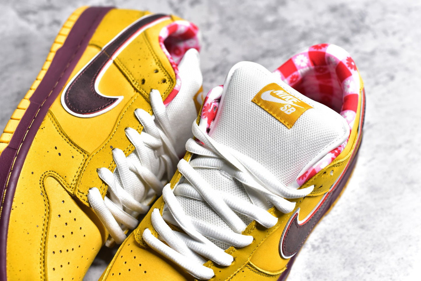 Dunk Low yellow Lobster