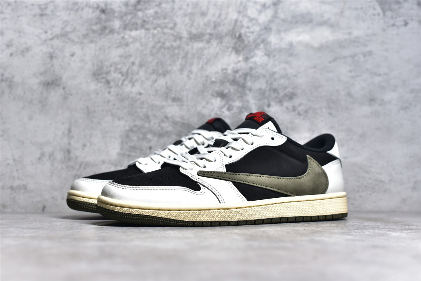 AJ1 Low Travis Scott Olive