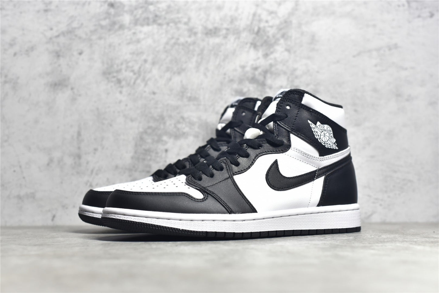 AJ1 High Black White