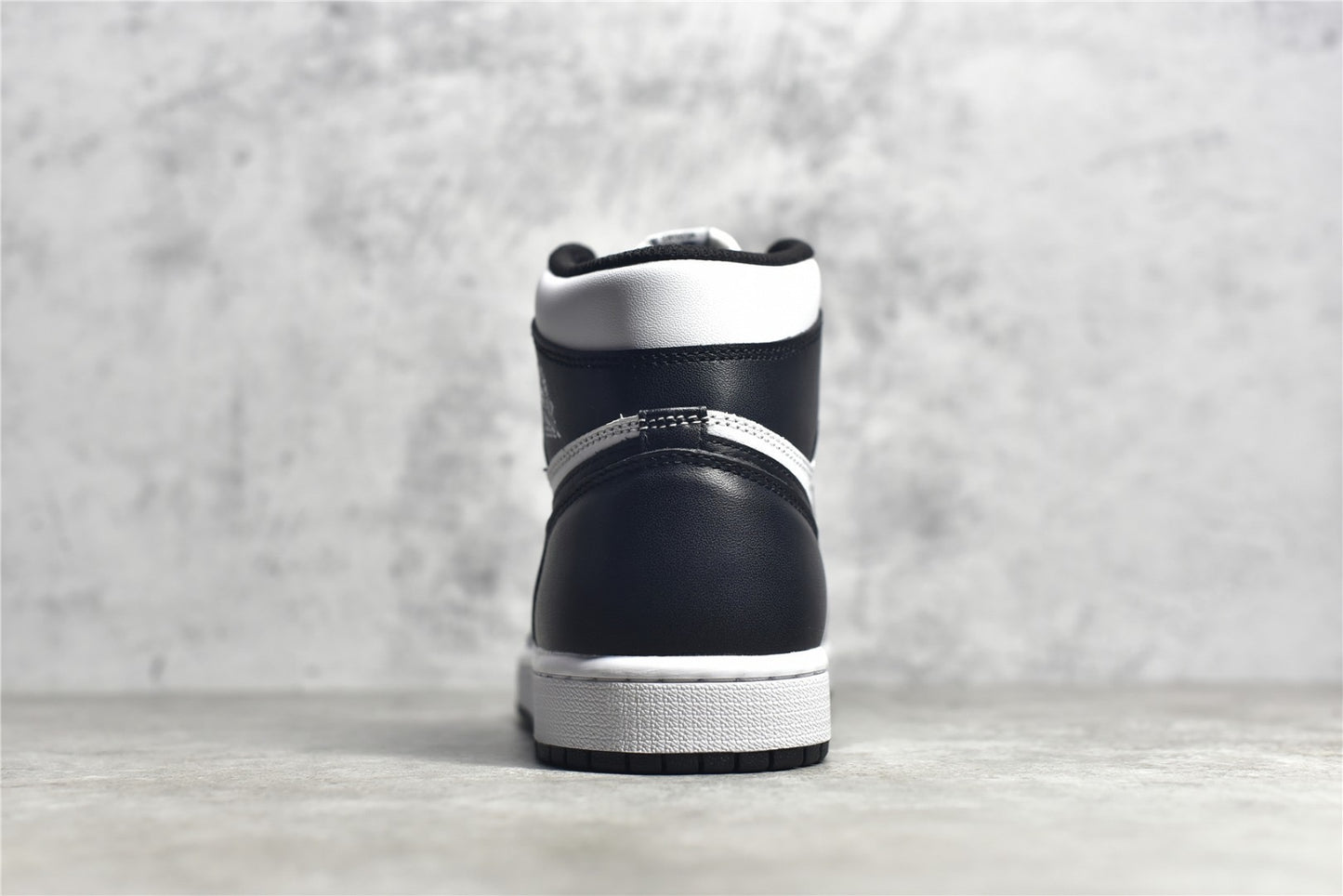 AJ1 High Black White