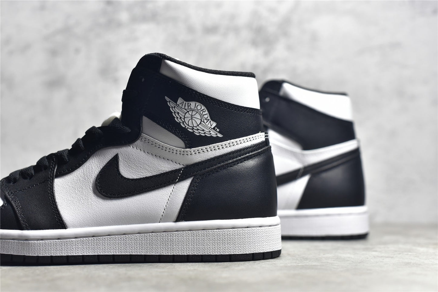 AJ1 High Black White