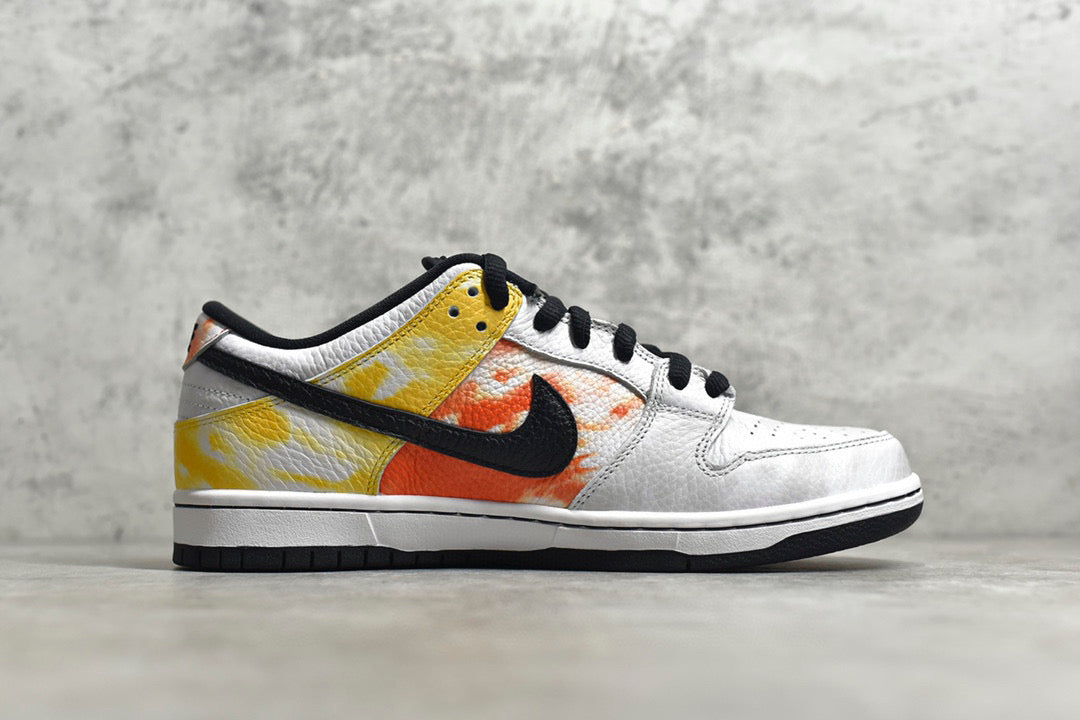 Dunk Low Roswell Raygun