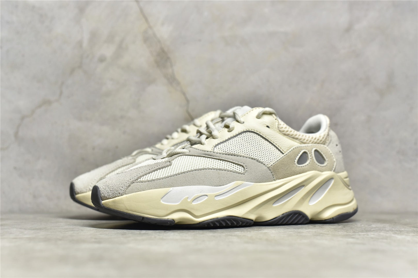 Yeezy 700 Analog