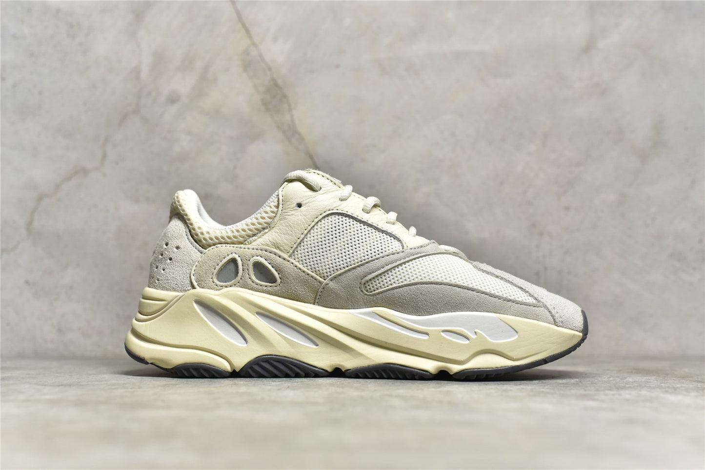 Yeezy 700 Analog