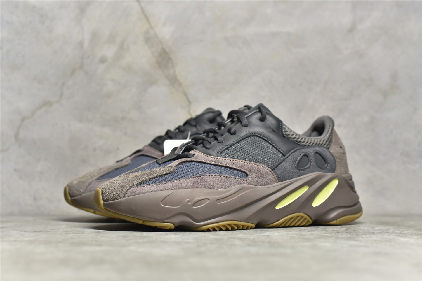 Yeezy 700 Mauve