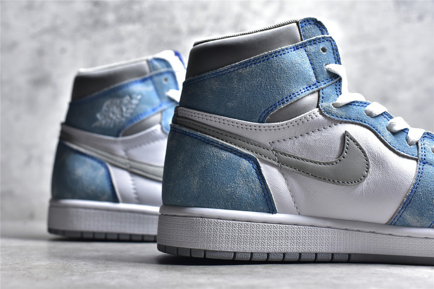 AJ1 Hyper Royal Smoke Grey