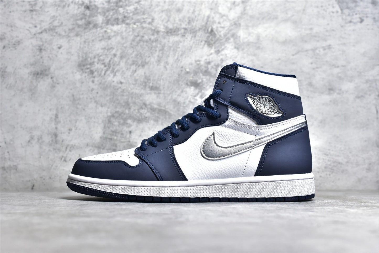 AJ1 Midnight Navy