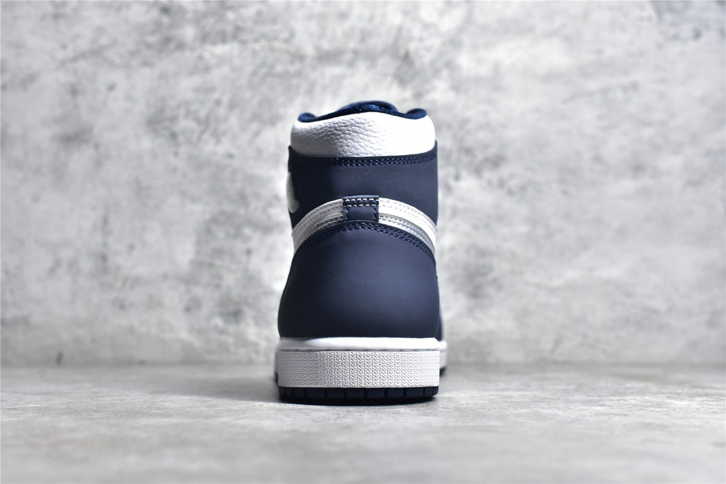 AJ1 Midnight Navy