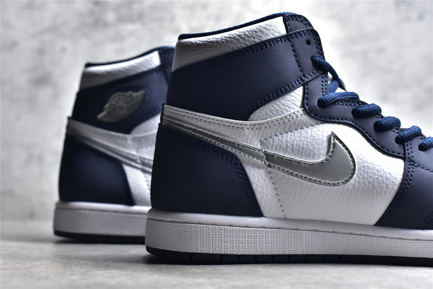 AJ1 Midnight Navy