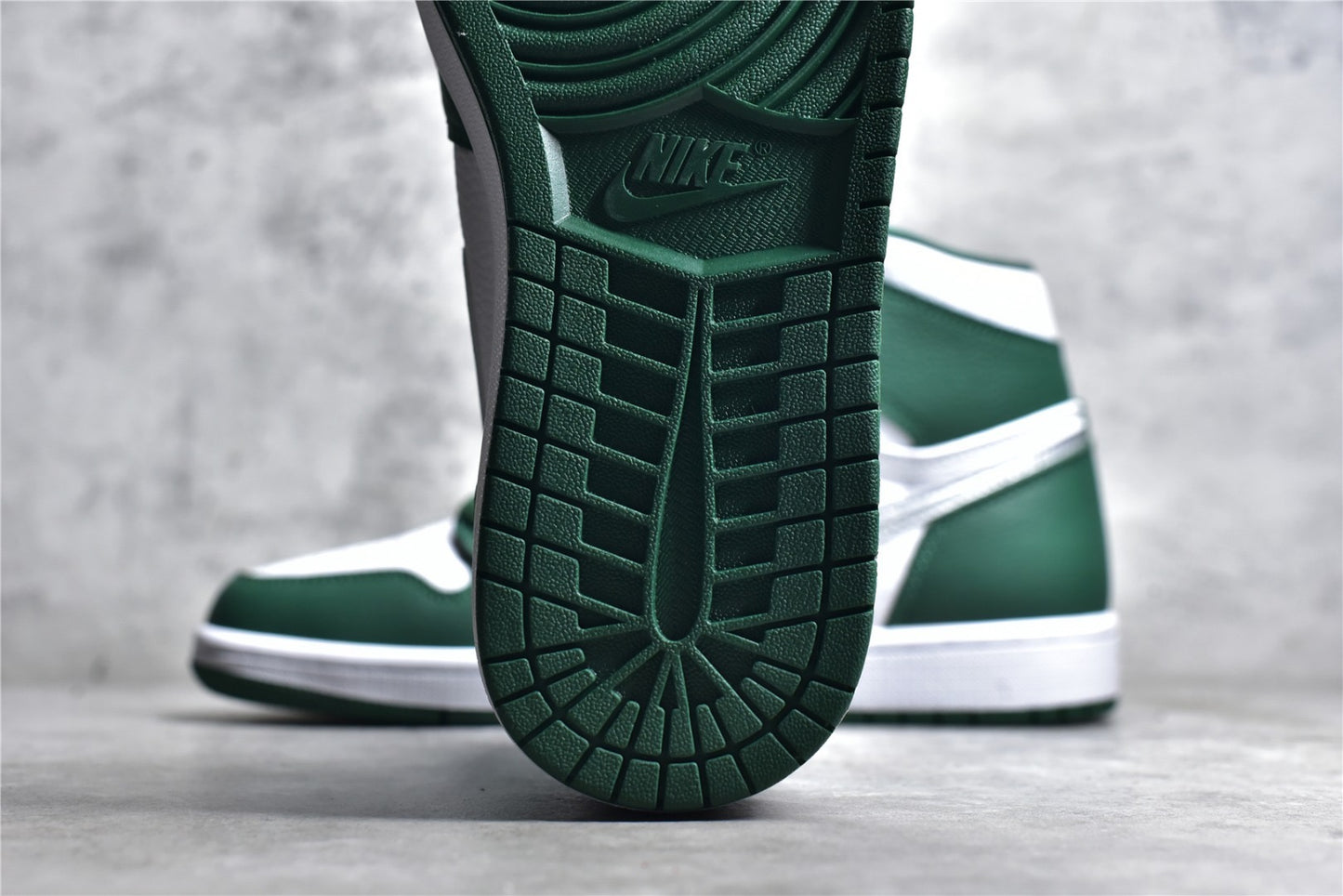 AJ1 Gorge Green