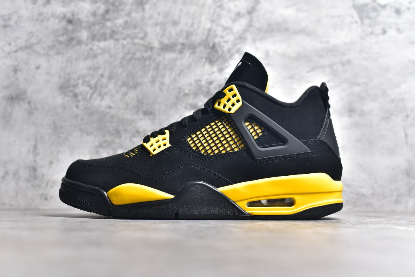 AJ4 ' Thunder'