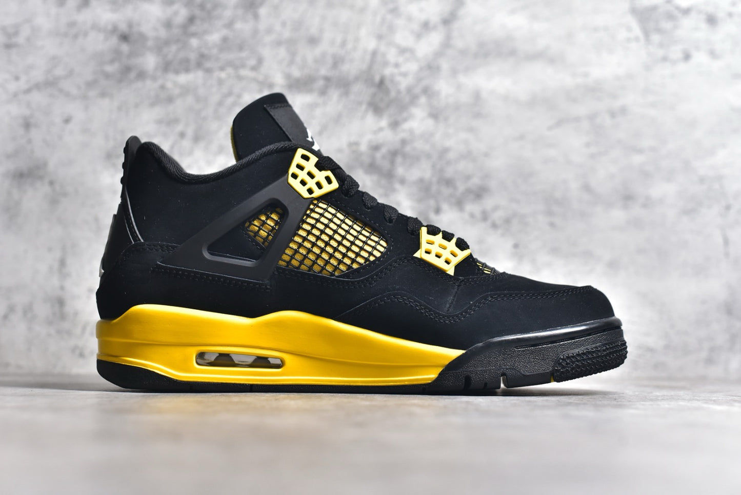 AJ4 ' Thunder'