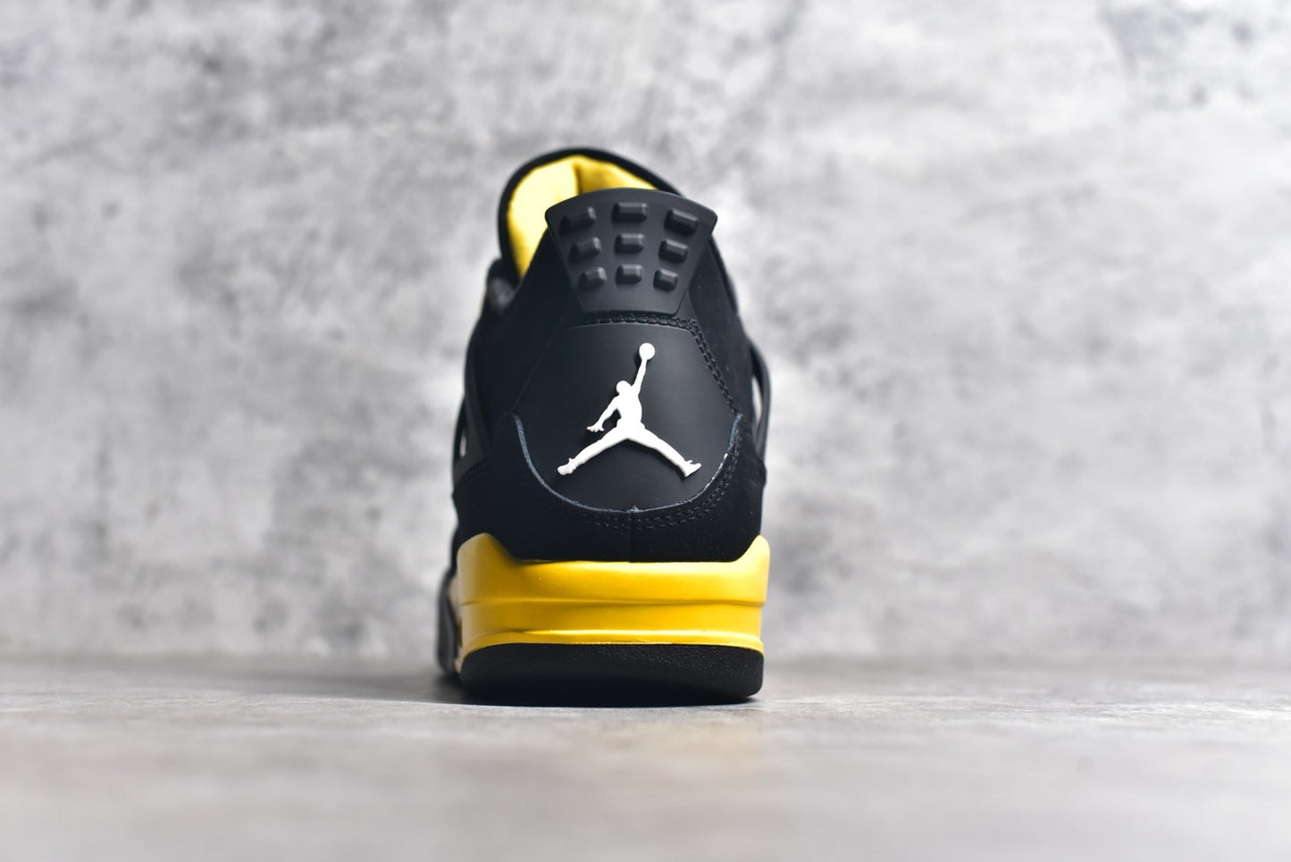 AJ4 ' Thunder'