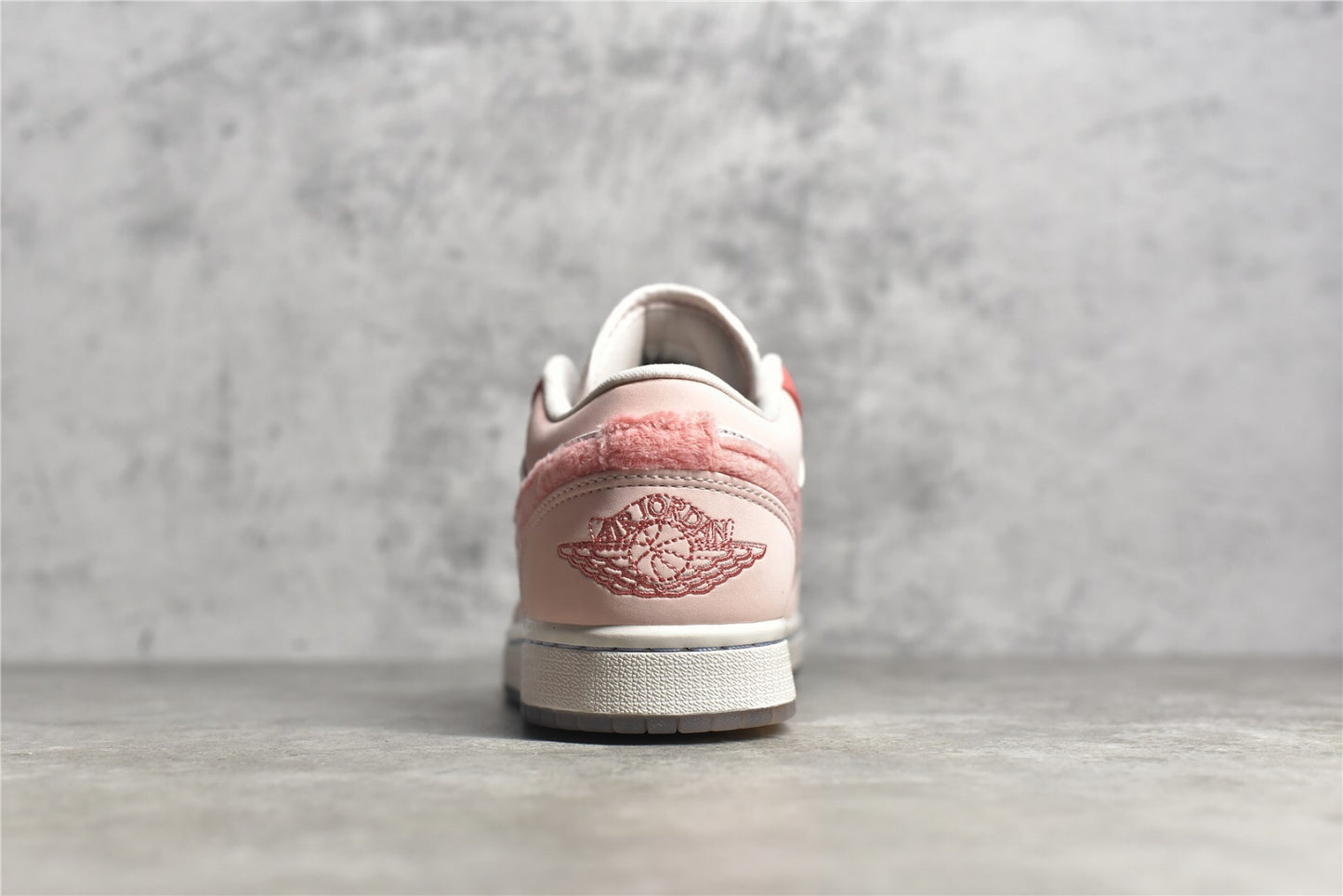 Jordan 1 Low SE Mighty Swooshers Pink