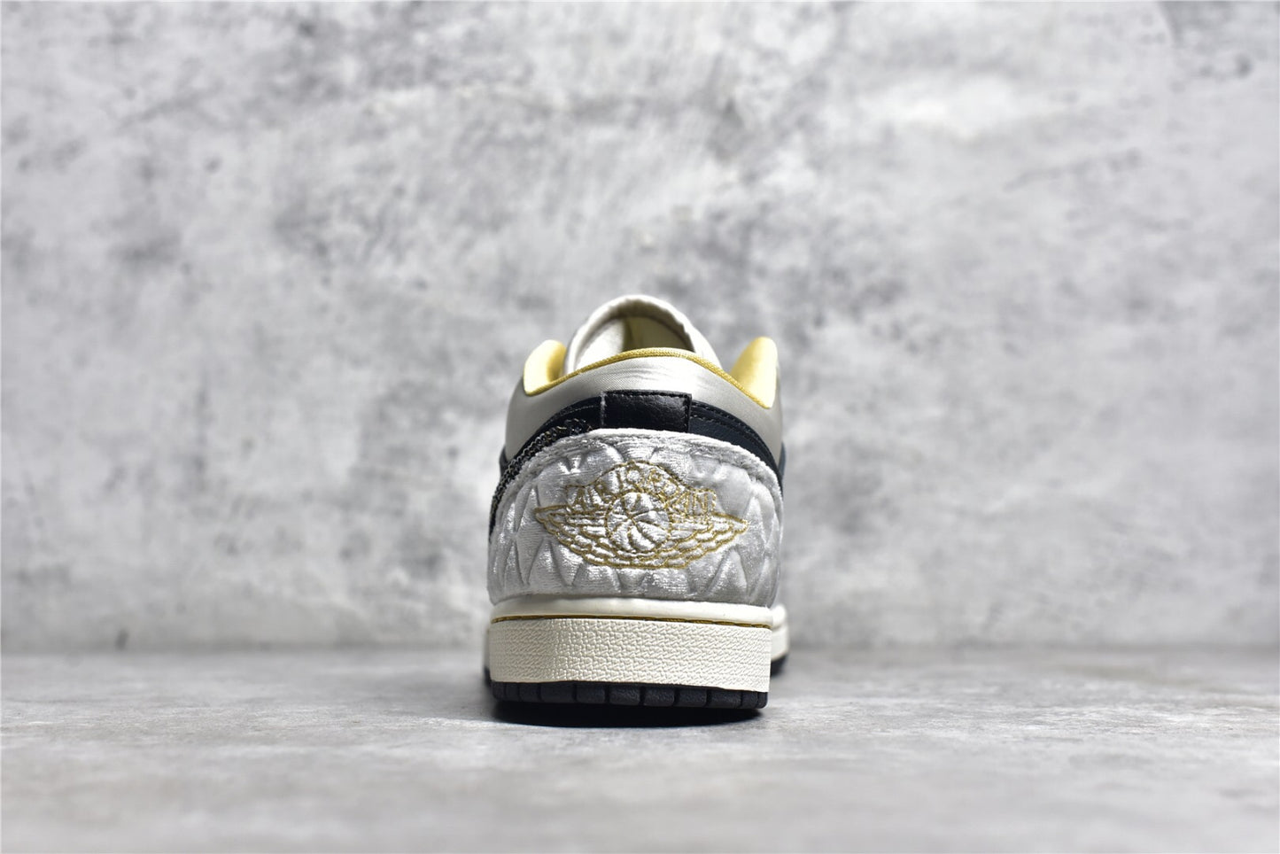 Jordan 1 Low Beaded Swoosh