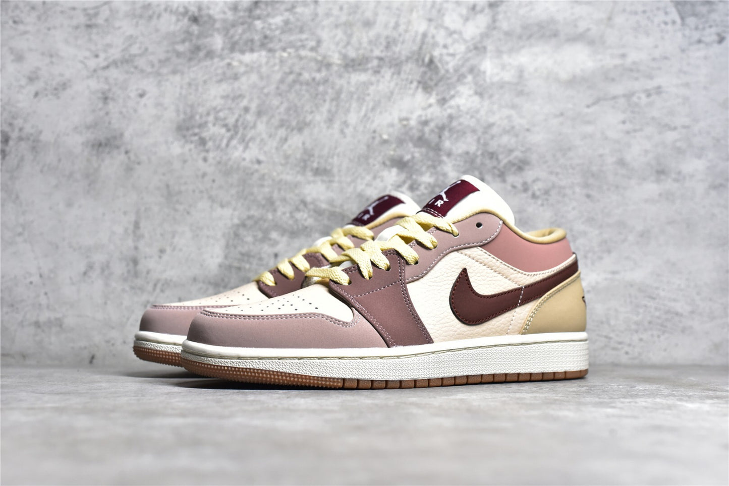 Jordan 1 Low Tan Red Beans