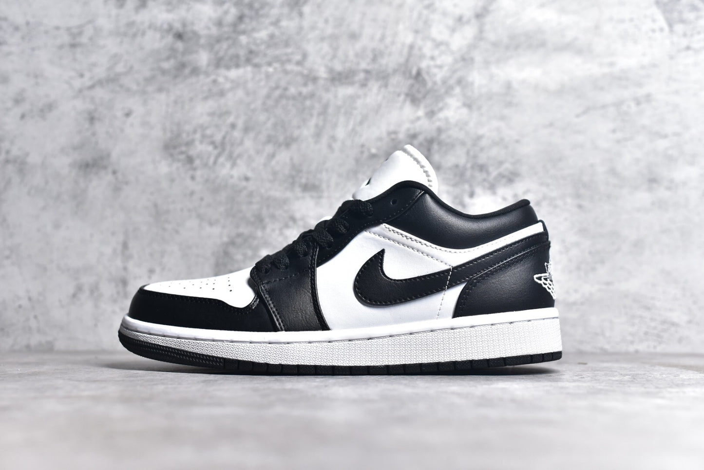 Jordan 1 Low Panda