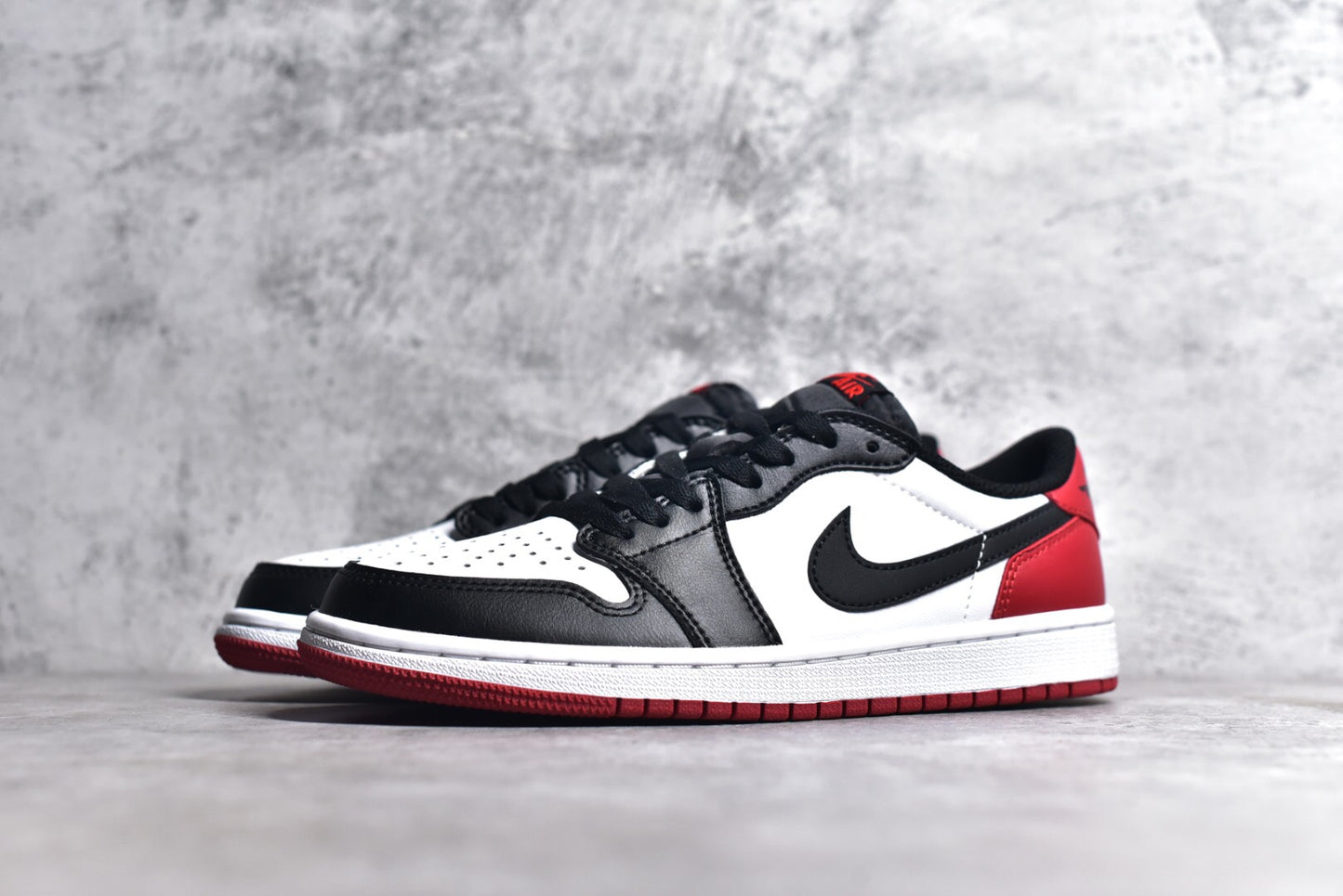 Jordan 1 Retro Low OG Bred Toe