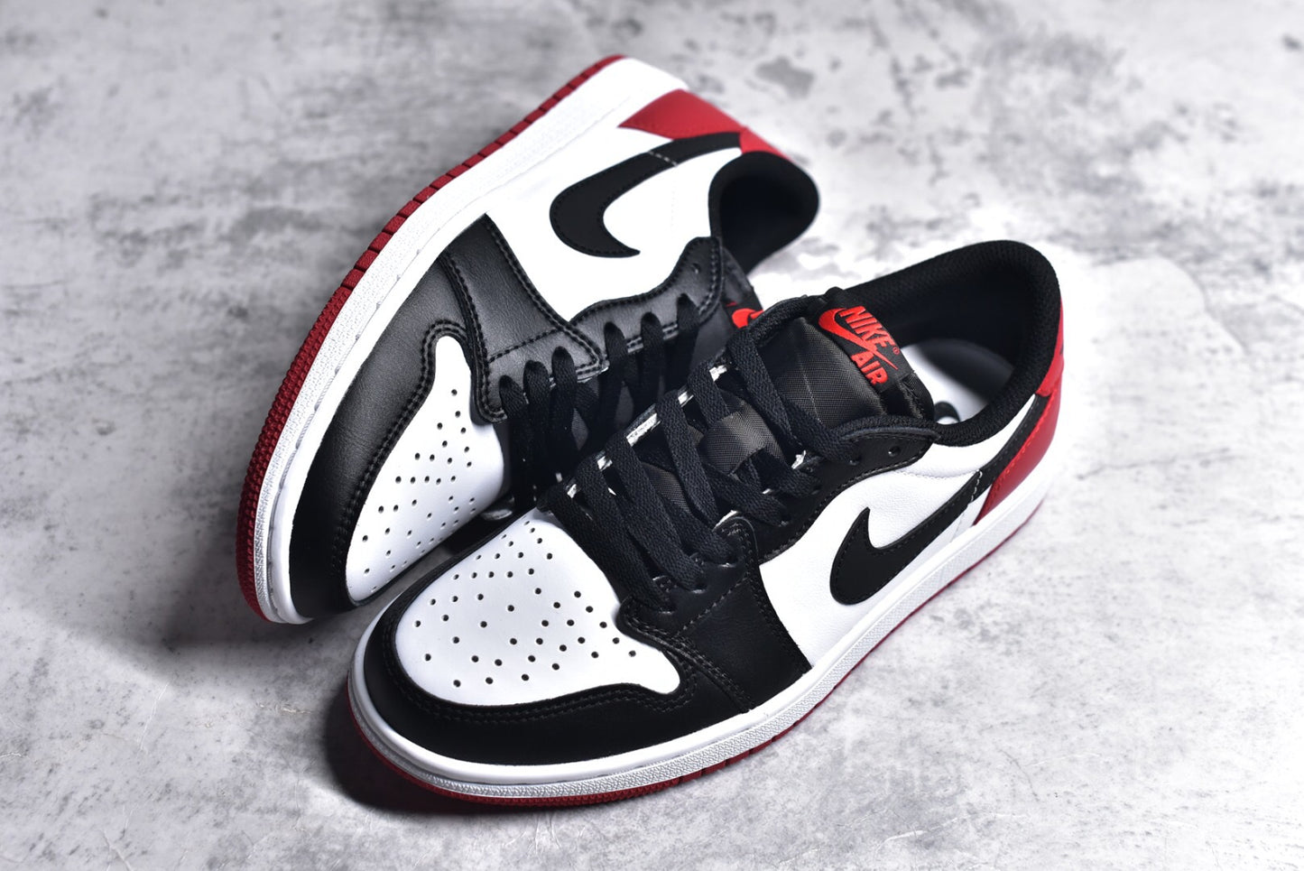 Jordan 1 Retro Low OG Bred Toe