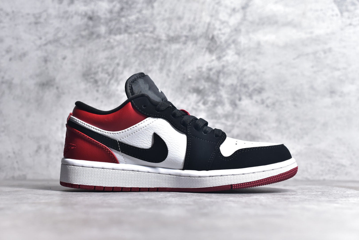 Jordan 1 Low Black Toe