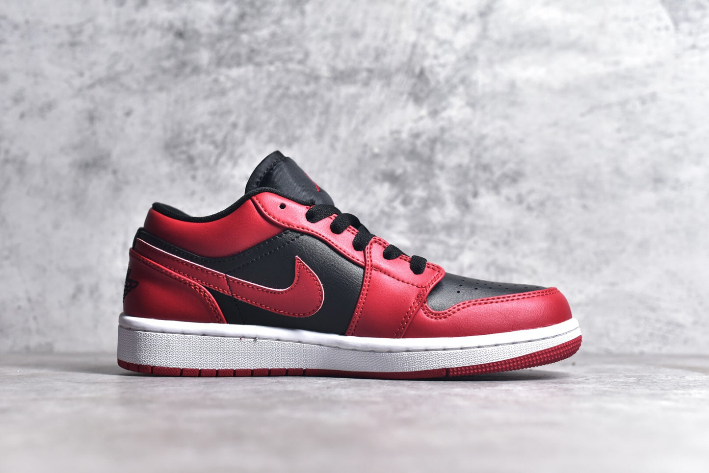 Jordan 1 Low Reverse Bred