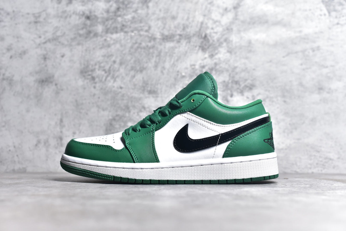 Jordan 1 Low Pine Green