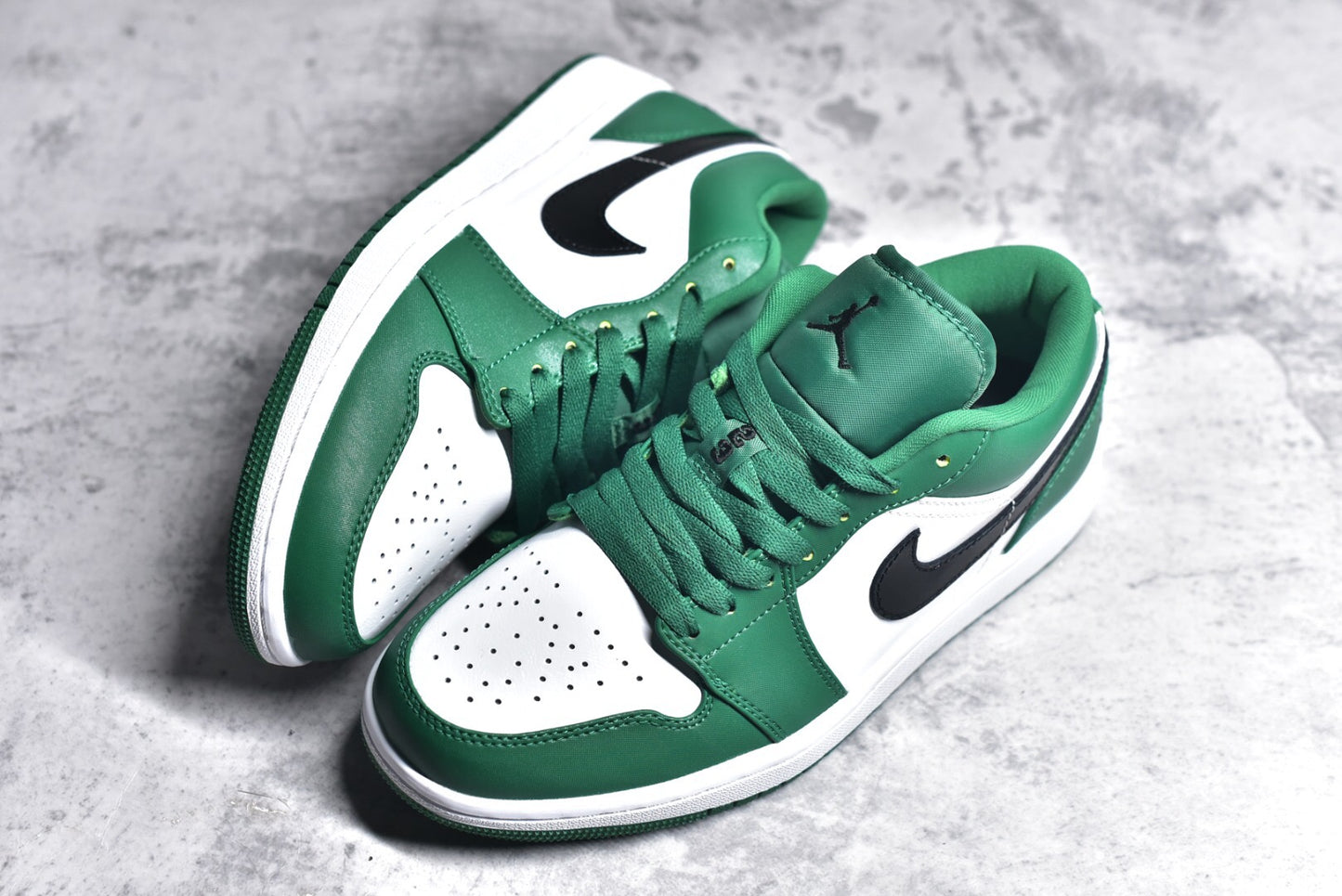 Jordan 1 Low Pine Green