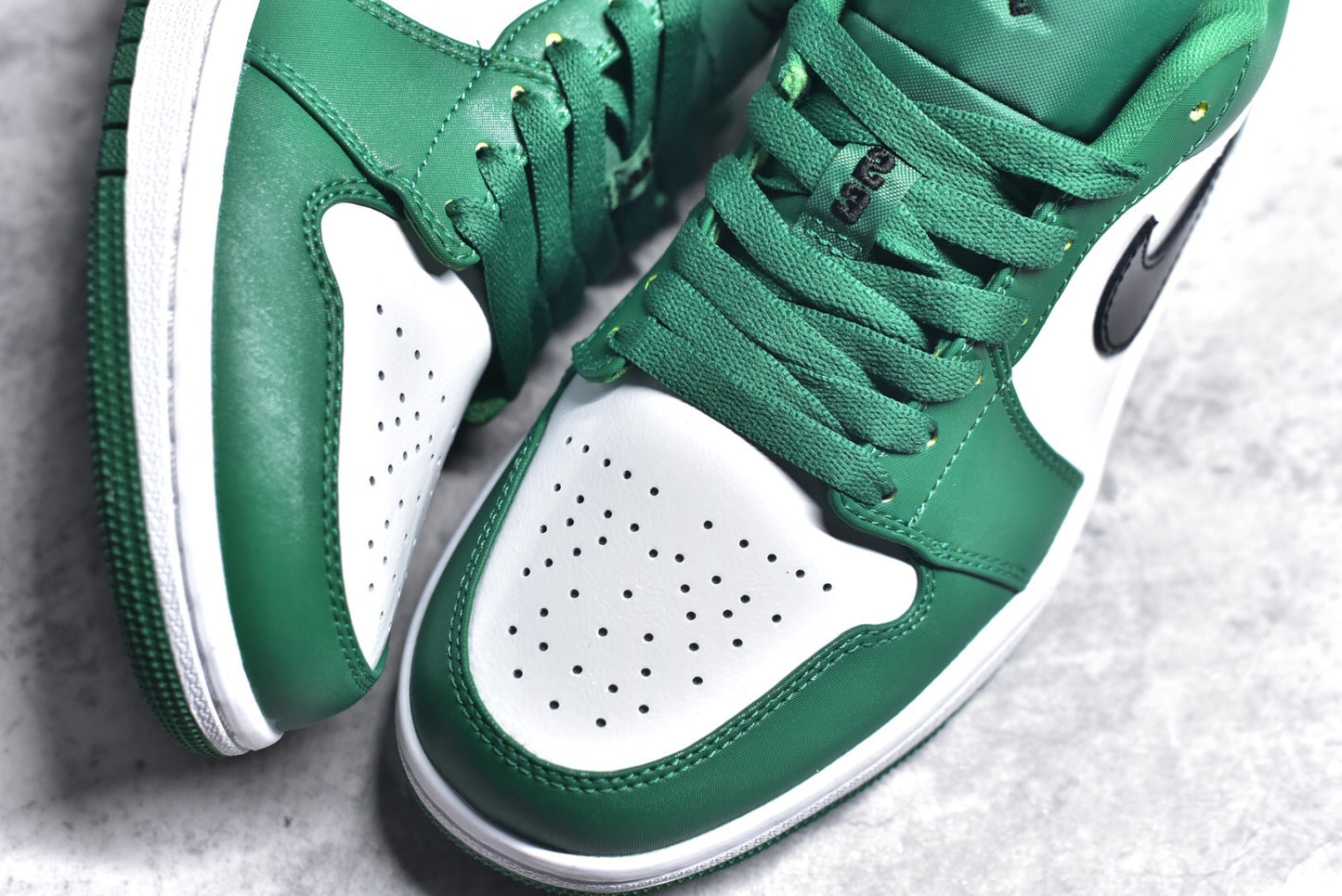 Jordan 1 Low Pine Green