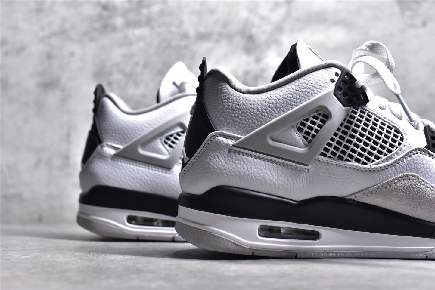 AJ4 Military Black