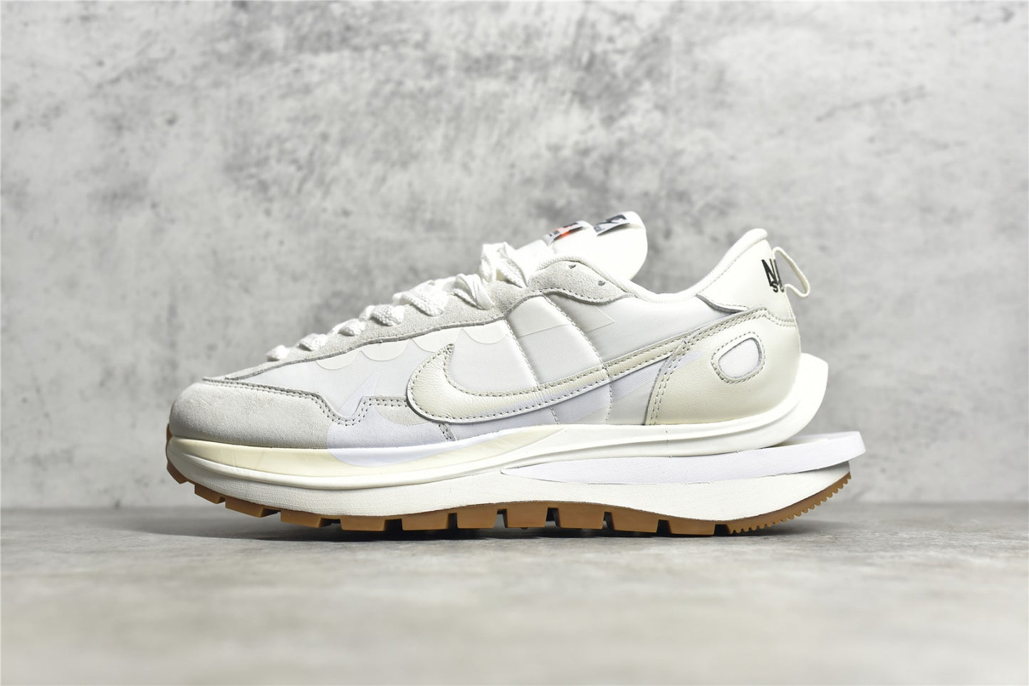 Sacai VaporWaffle "White and gum"