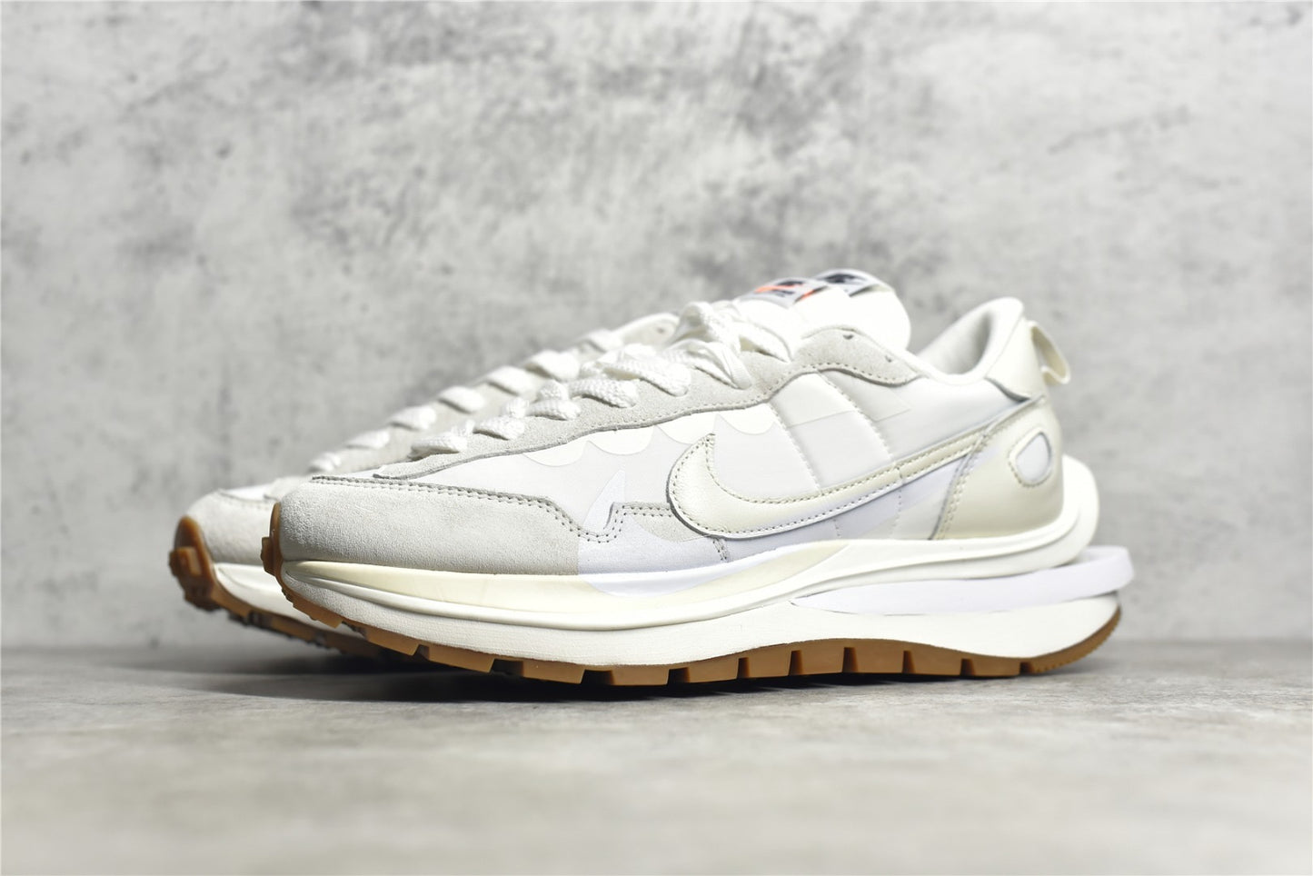 Sacai VaporWaffle "White and gum"