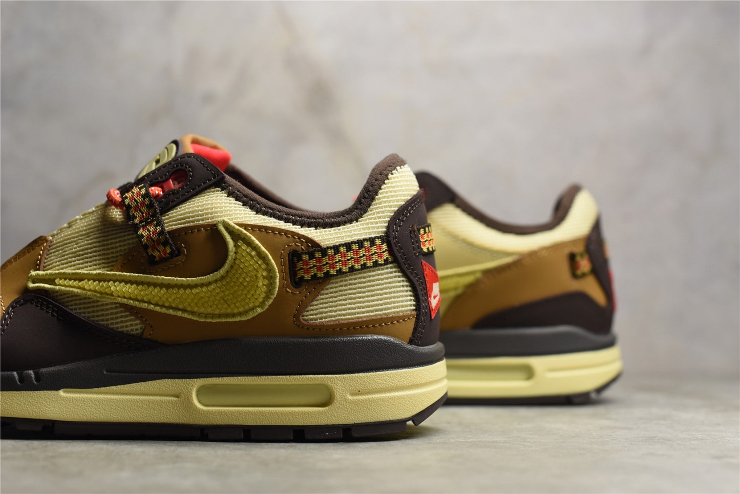 Air Max 1 Travis soctt”Baroque Brown“