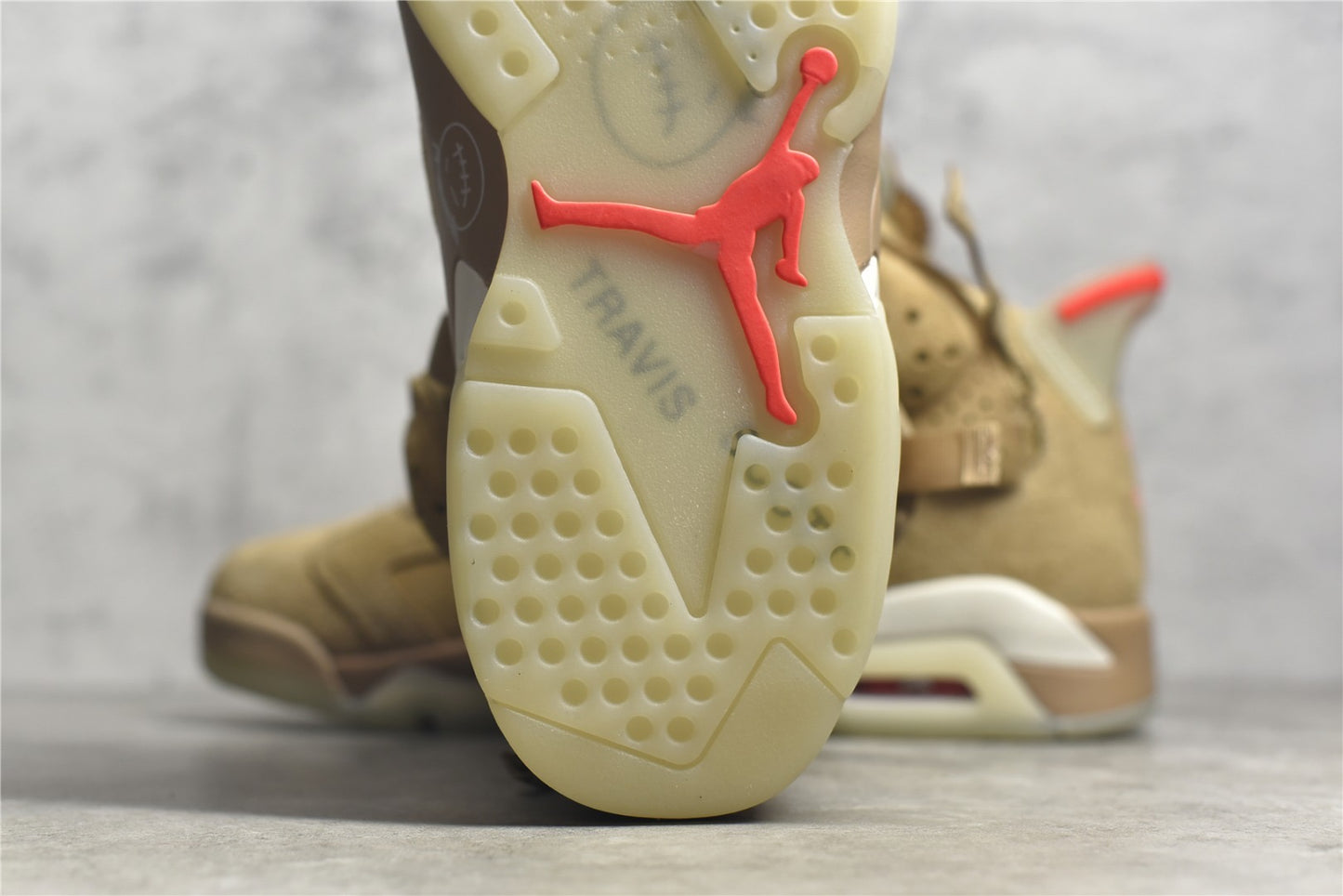 AJ6 Trivs Scott ”British Khaki“