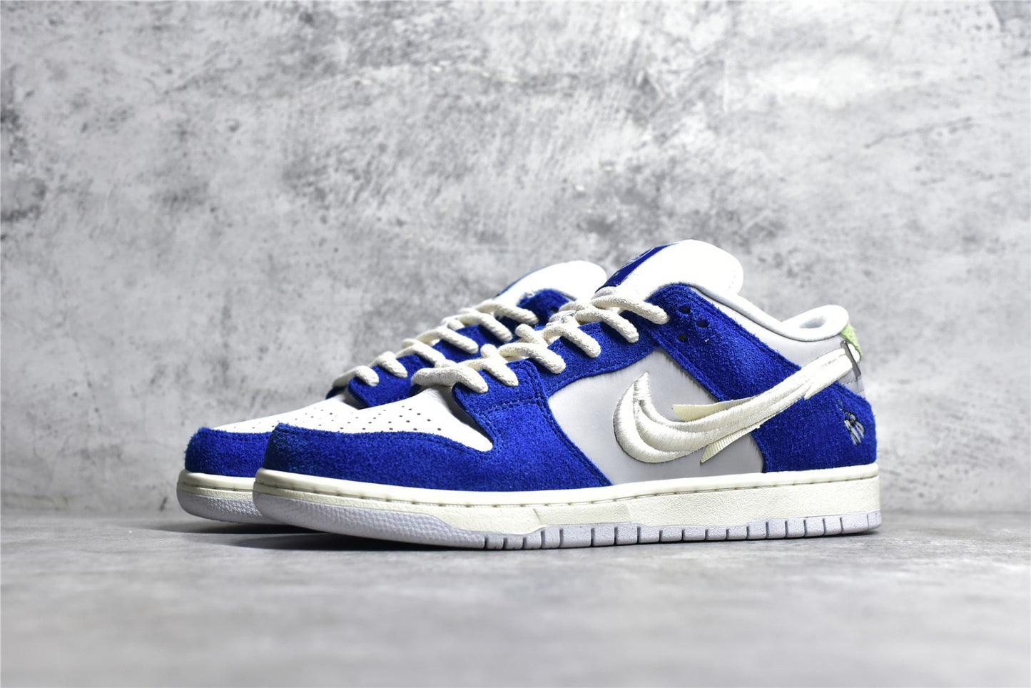 Dunk Low 'Fly Streetwear'