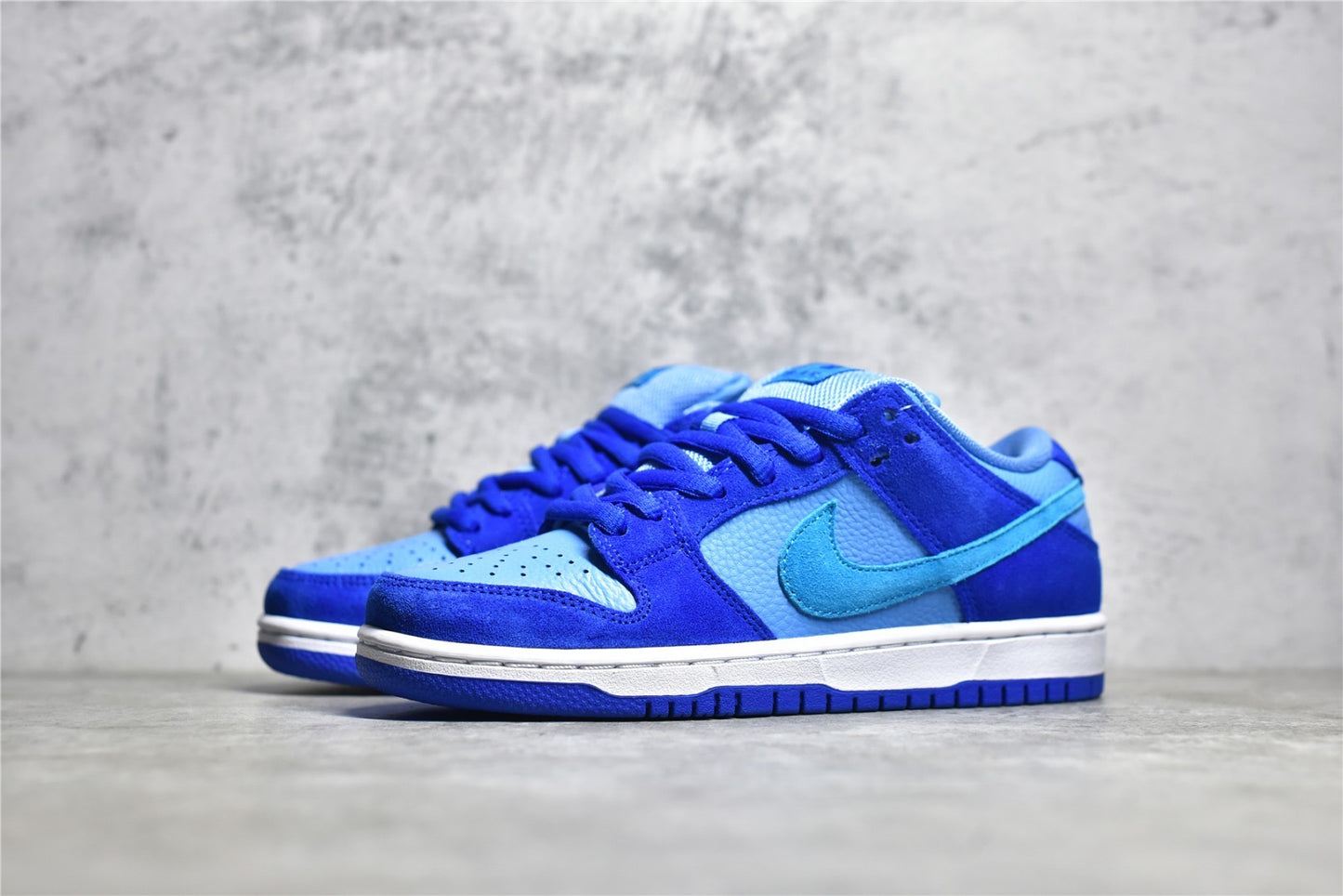 Dunk Low "Blue Raspberry"