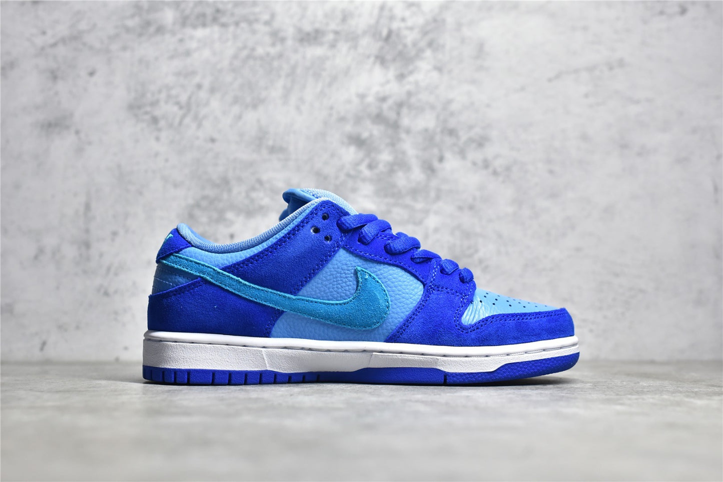 Dunk Low "Blue Raspberry"