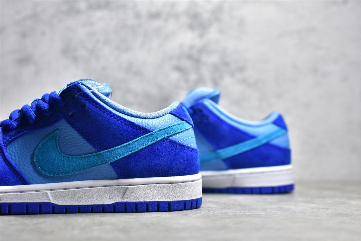 Dunk Low "Blue Raspberry"