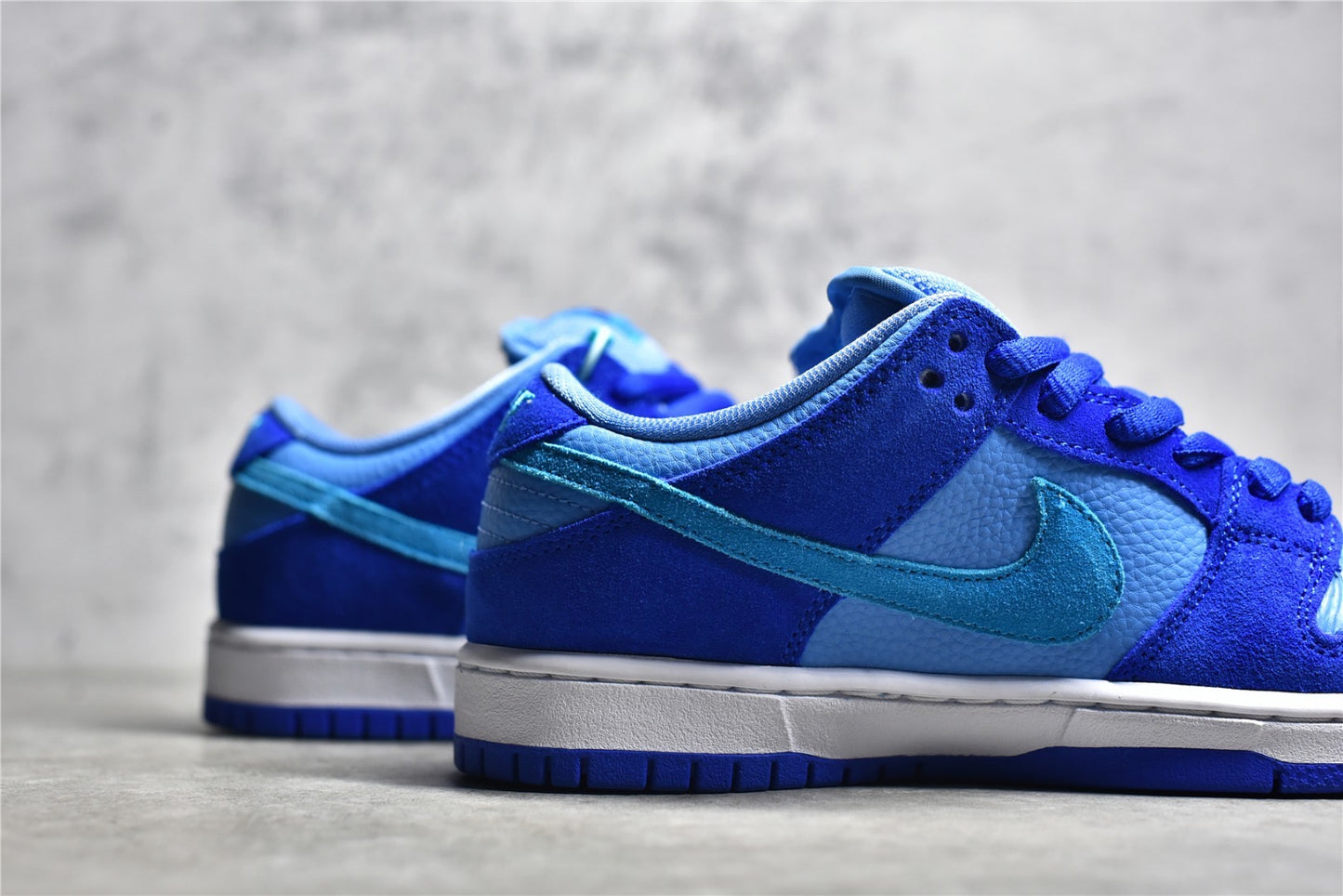 Dunk Low "Blue Raspberry"