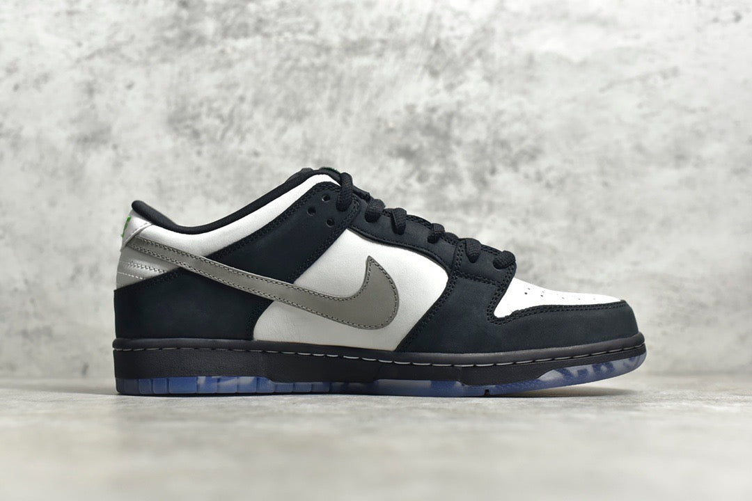 Dunk Low Staple Panda Pigeon