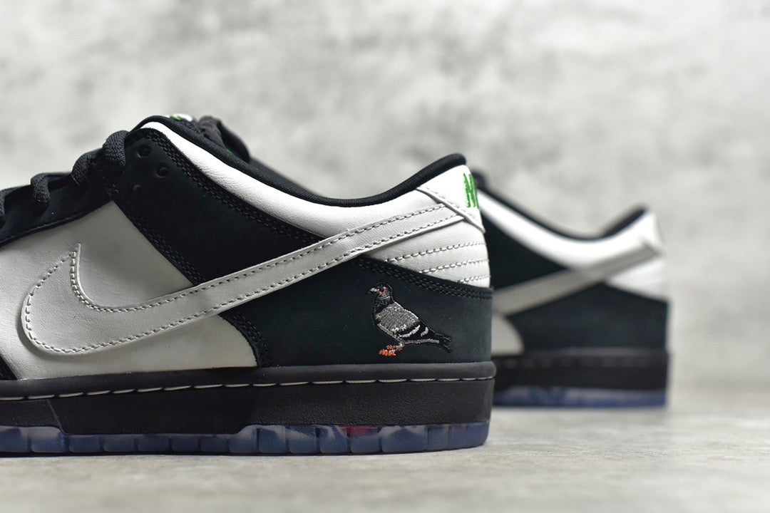 Dunk Low Staple Panda Pigeon