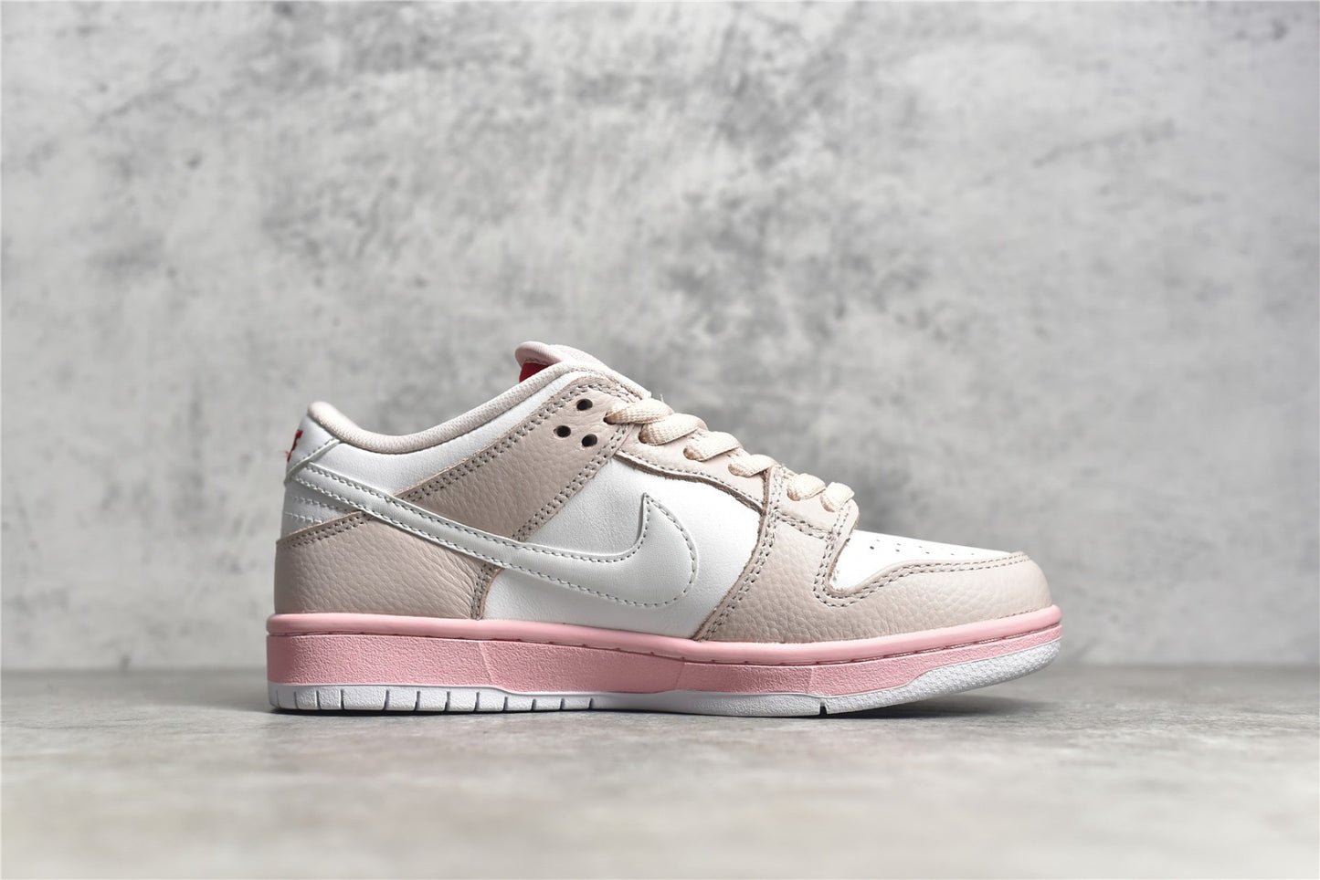 Dunk Low Staple Pink