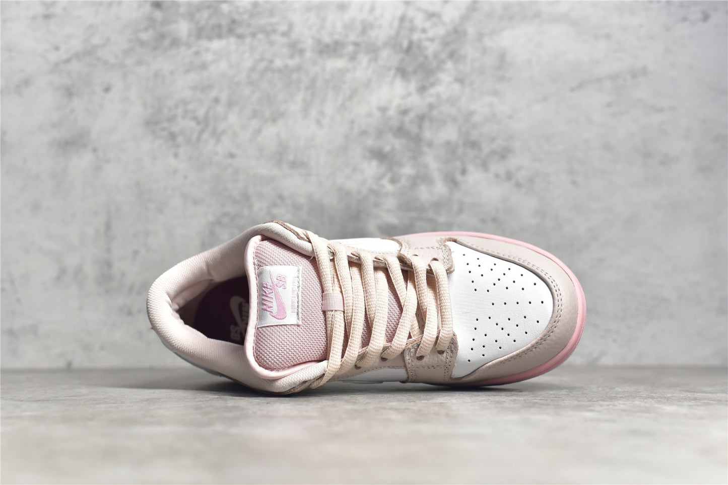 Dunk Low Staple Pink