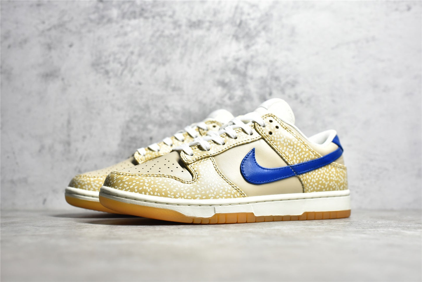 Dunk Low "Sesame"