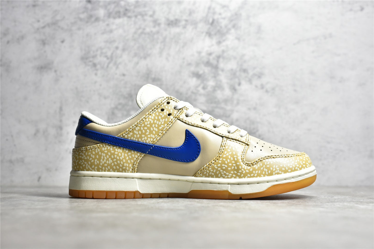 Dunk Low "Sesame"