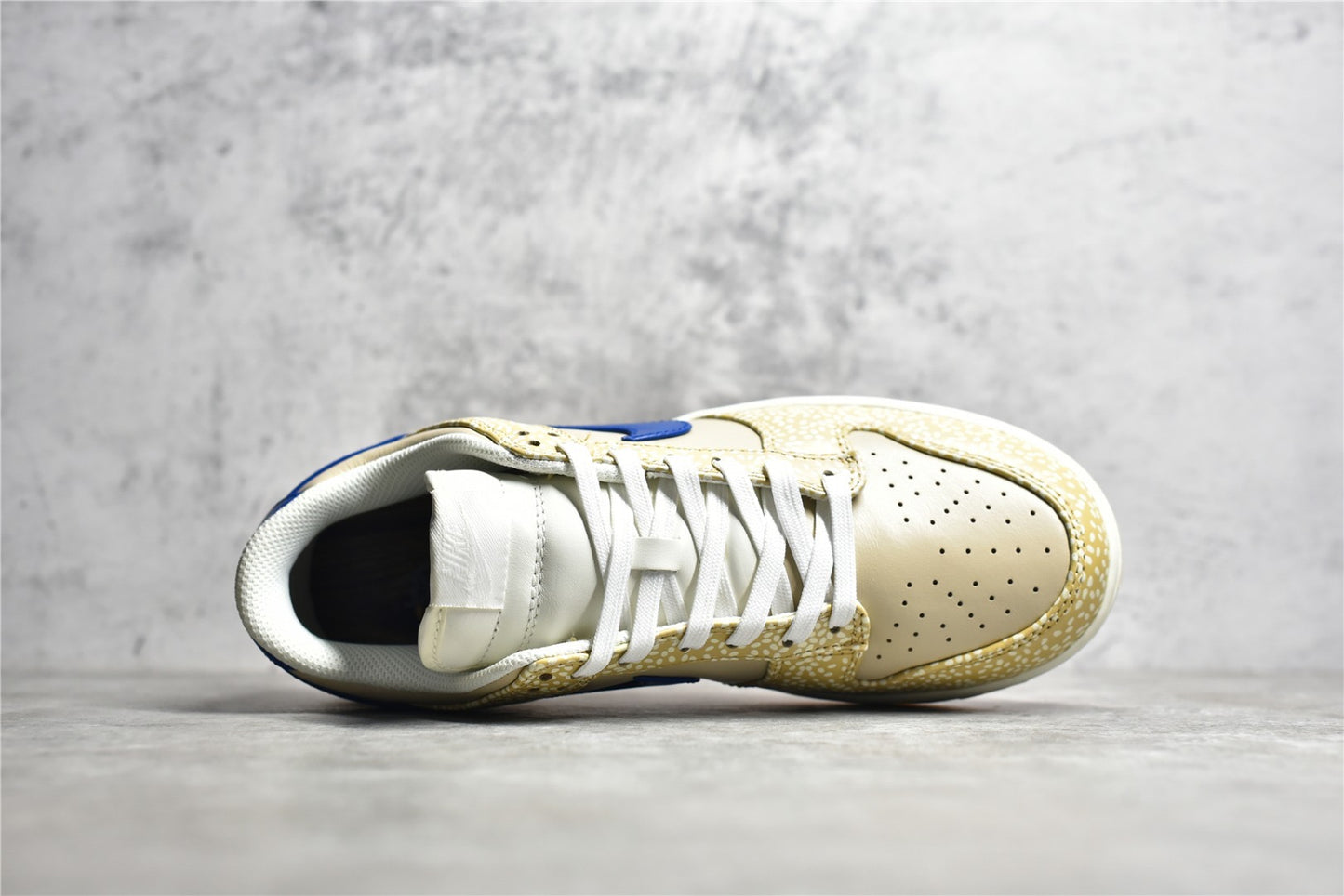 Dunk Low "Sesame"